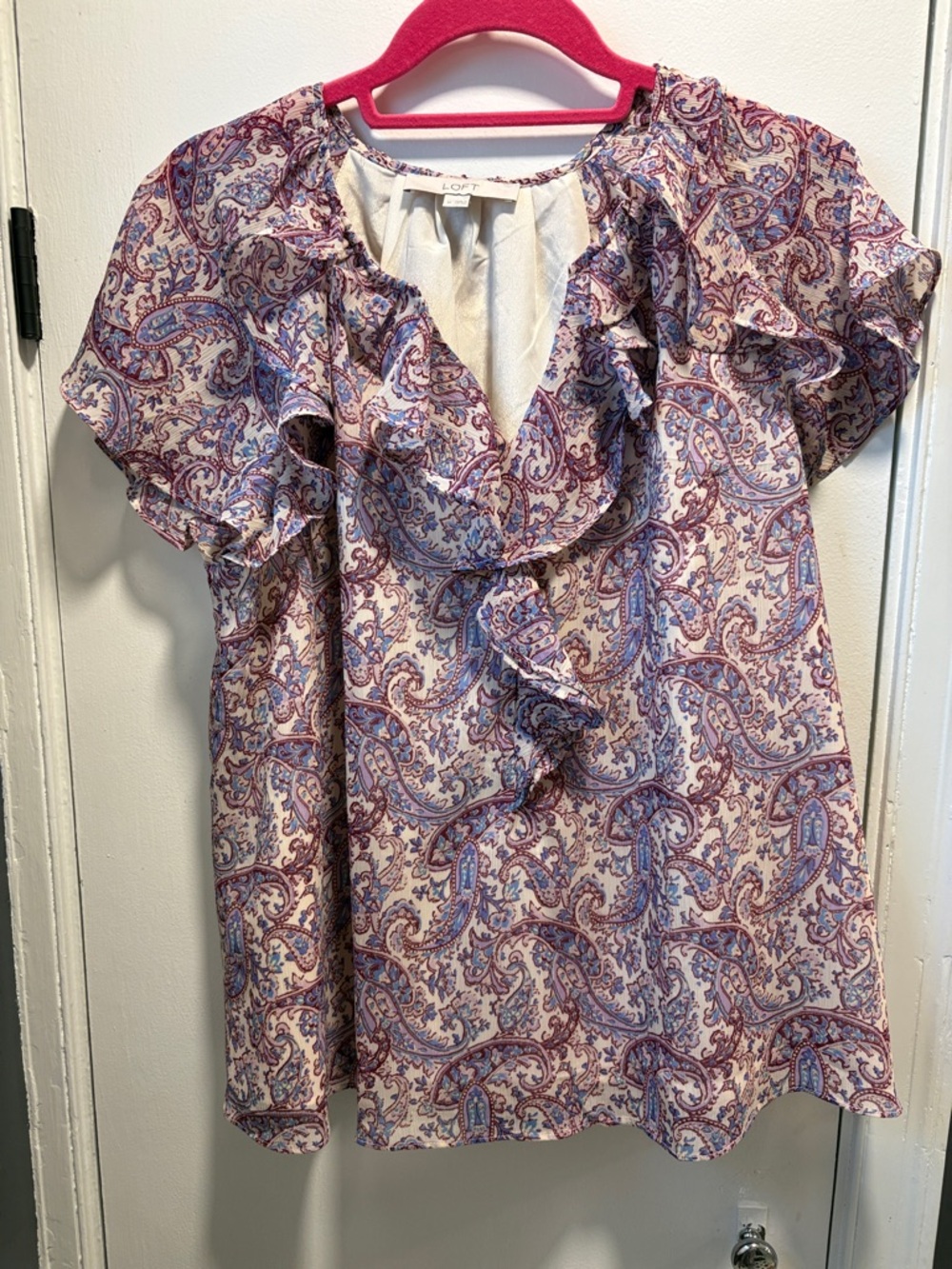NWOT LOFT Cream Paisley Ruffle Short Sleeve Blouse